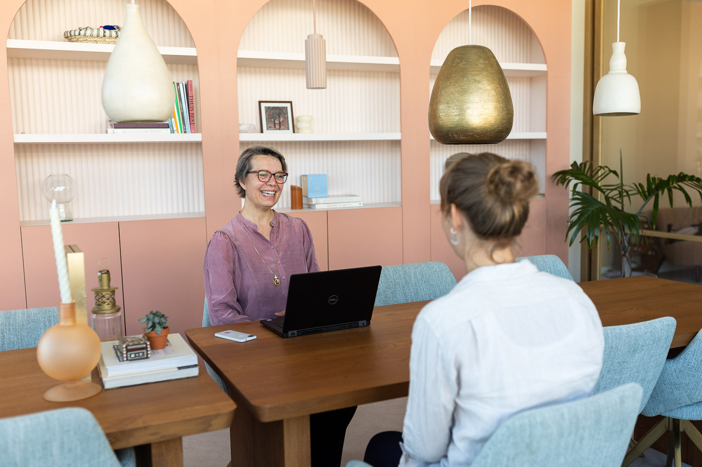Persoonlijke stress coaching voor moeder met chronische spanning tijdens Reset & Richting sessie